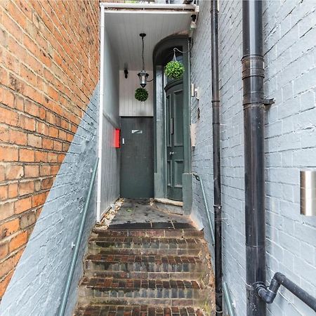 Romantic Getaway Studio Pods Close To City Centre With Free Wifi 더비 외부 사진