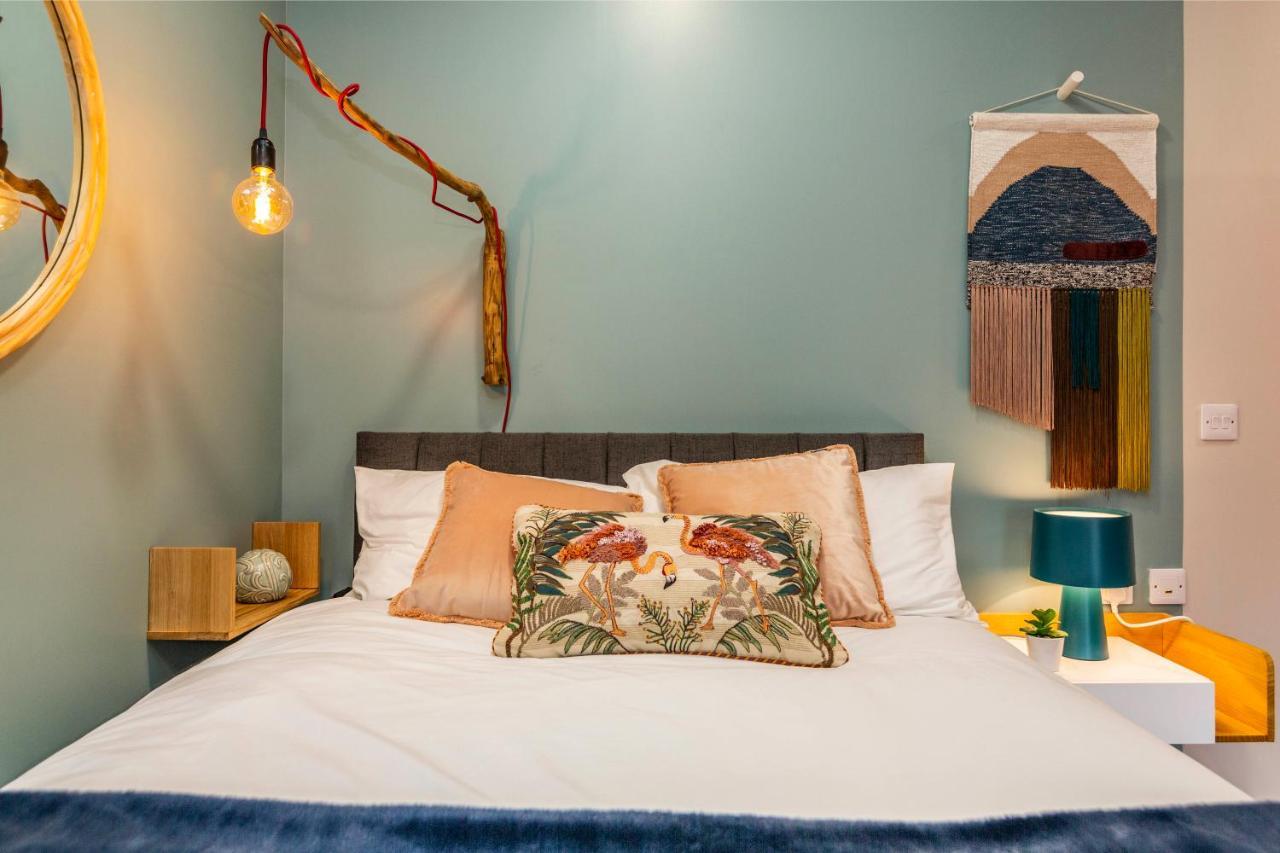 Romantic Getaway Studio Pods Close To City Centre With Free Wifi 더비 외부 사진