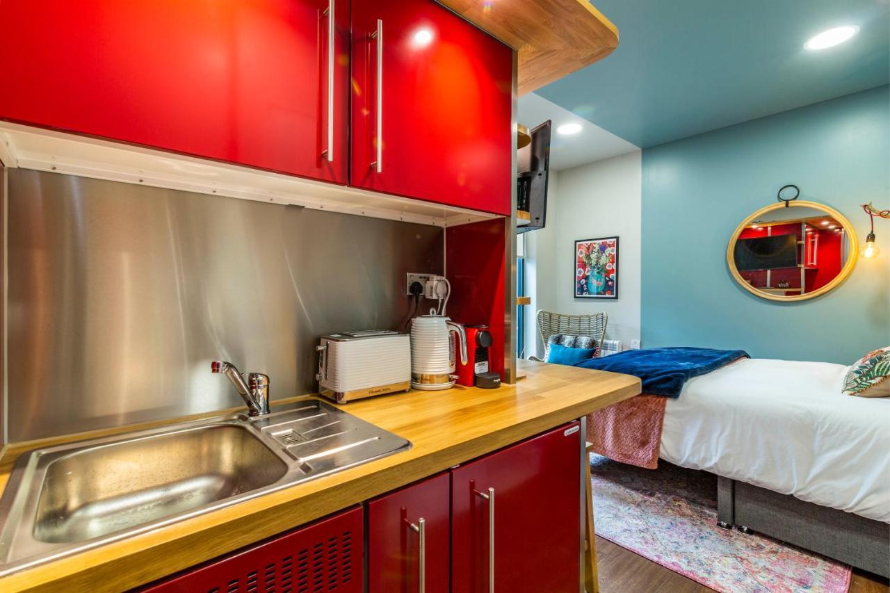 Romantic Getaway Studio Pods Close To City Centre With Free Wifi 더비 외부 사진