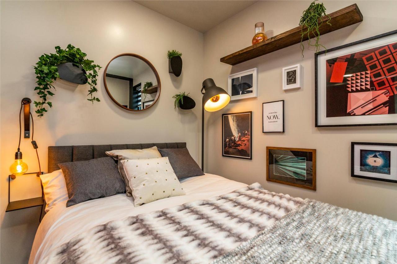 Romantic Getaway Studio Pods Close To City Centre With Free Wifi 더비 외부 사진