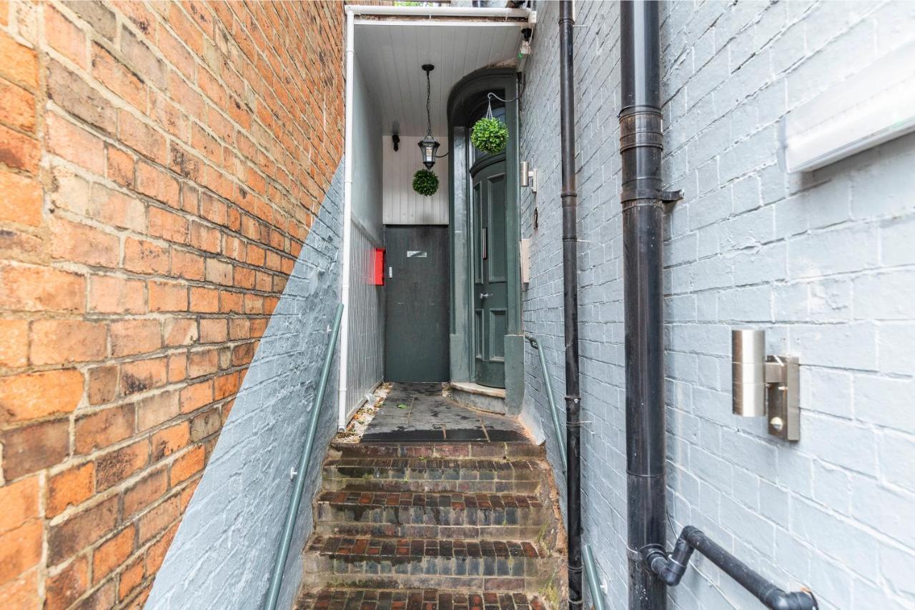 Romantic Getaway Studio Pods Close To City Centre With Free Wifi 더비 외부 사진